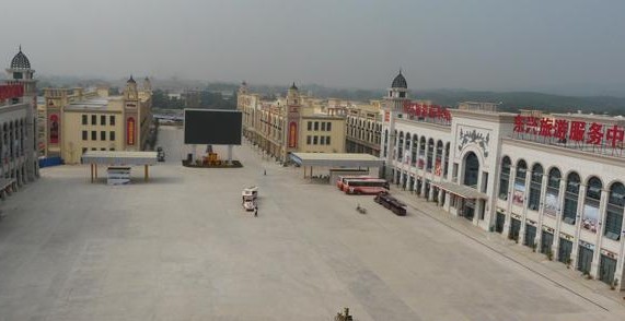 东兴国际旅游集散中心落成