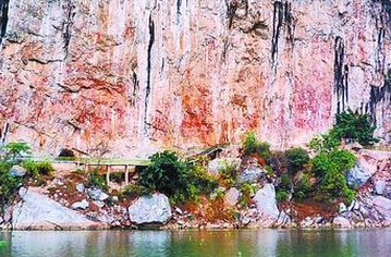 广西宁明花山景区近期暂停接待游客