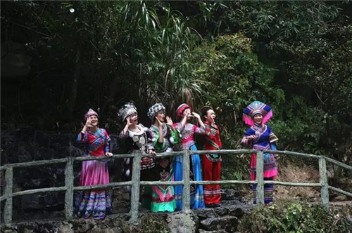 环江三月三山歌擂台