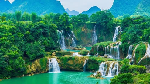 长寿之乡巴马、靖西通灵大峡谷+古龙山漂流、大新德天跨国瀑布+花千骨明仕